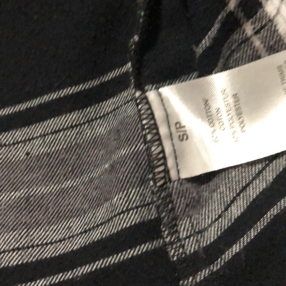 Black and white hoodie flannel - Picture 3 of 3